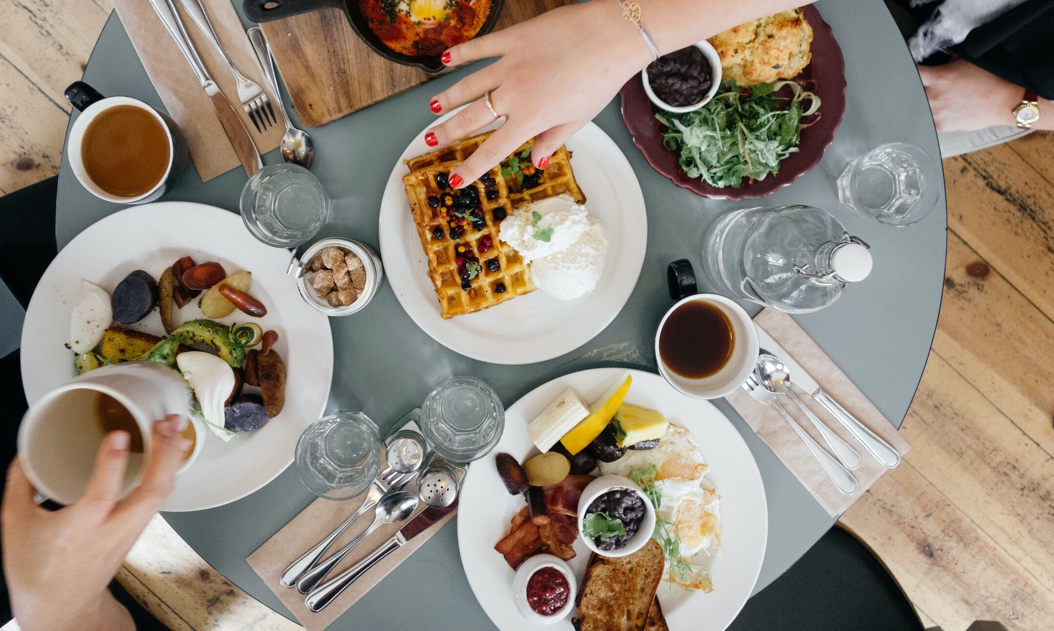 Optymalizacja kosztów w restauracji i zrównoważone praktyki